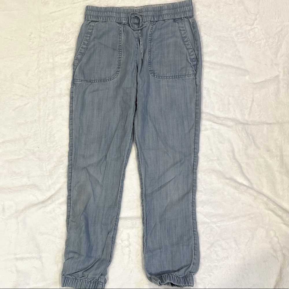 Vineyard Vines Girls Chambray Joggers.  Size M.